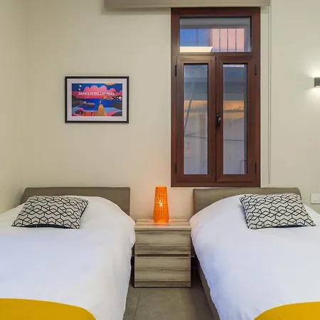 Bubble Beach 2-Br In Batroun Souks - Parking Exterior photo