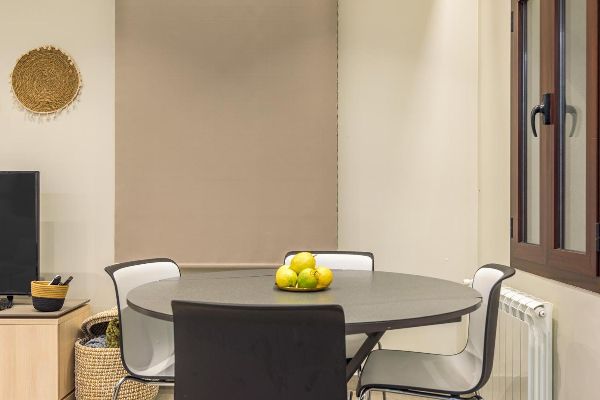 Bubble 2-br In Souks - Parking Apartment *