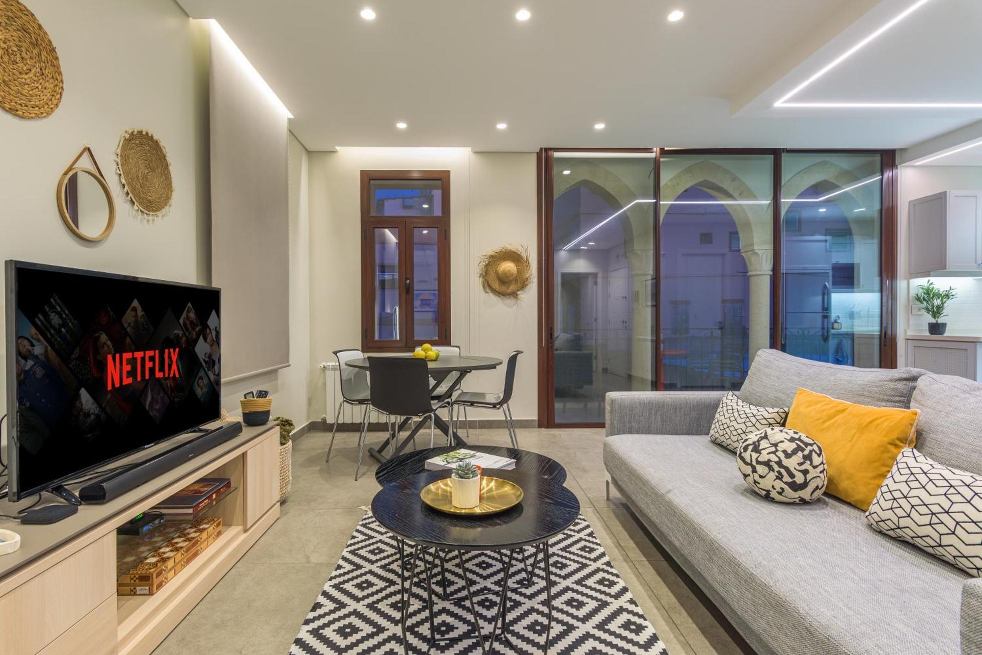 Bubble 2-br In Souks - Parking * Batroun