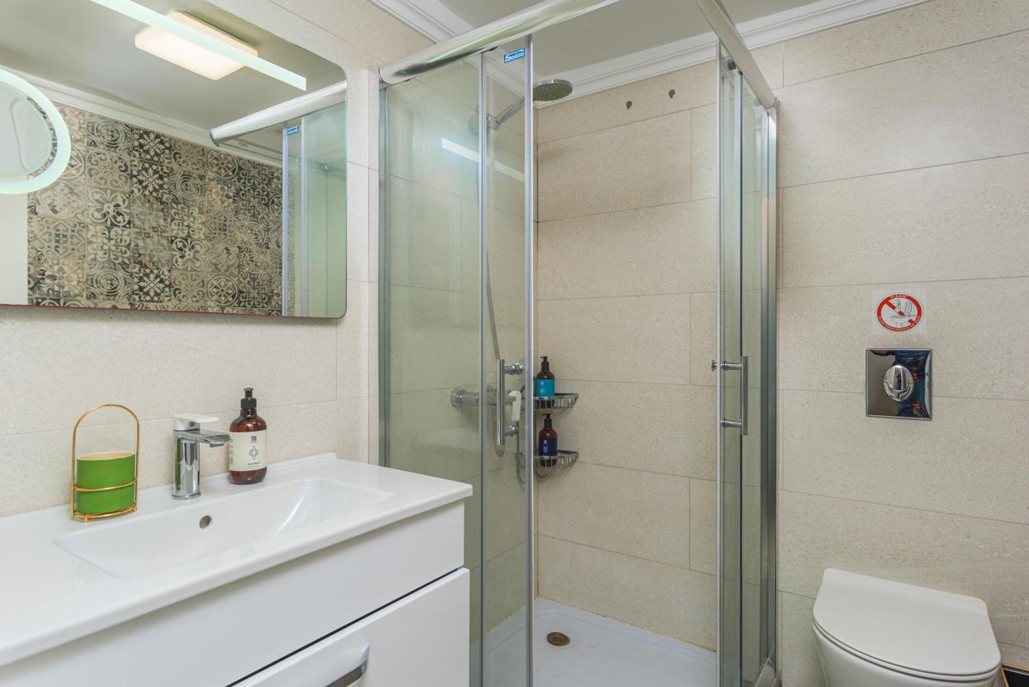 Bubble 2-br In Souks - Parking *