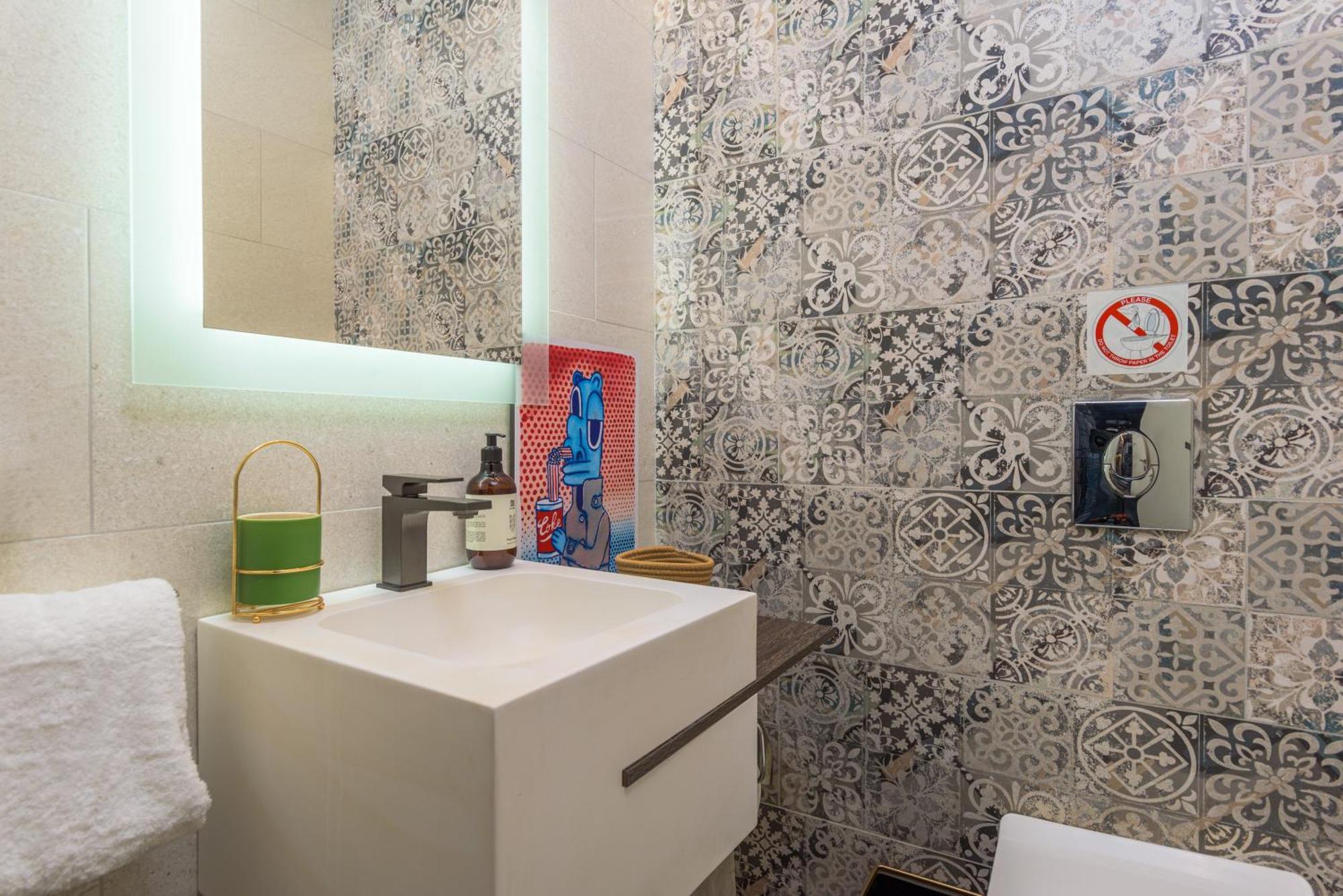 Bubble 2-br In Souks - Parking Apartment *